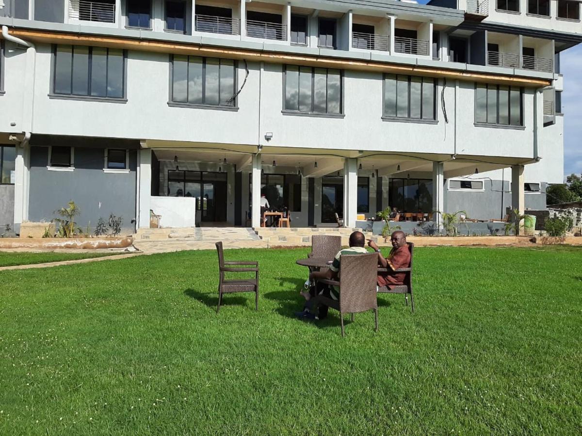 The Willis Hotel, Bomet Exterior foto