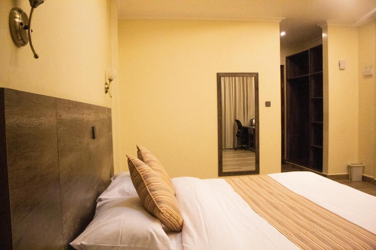 The Willis Hotel, Bomet Exterior foto